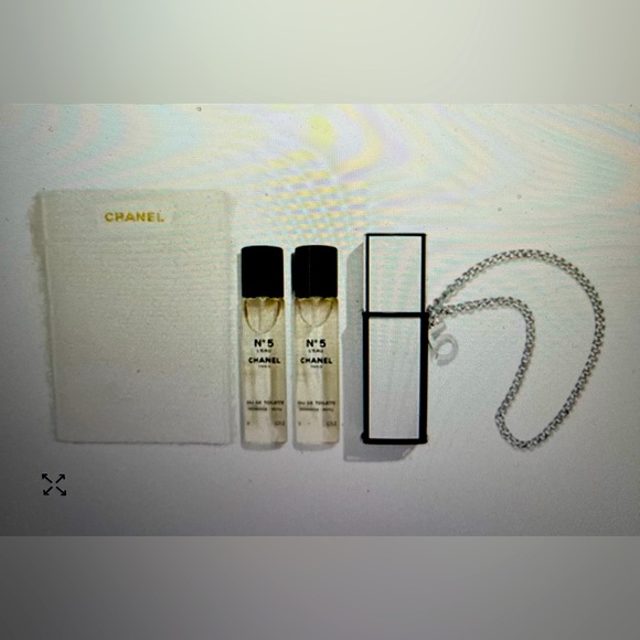Chanel number 5 L’EAU toilet refillable purse, spray set, NWT, Chanel white - Picture 1 of 6